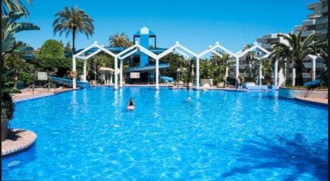 El fantastico BenalBeach, Breakfast included Benalmádena Exterior foto