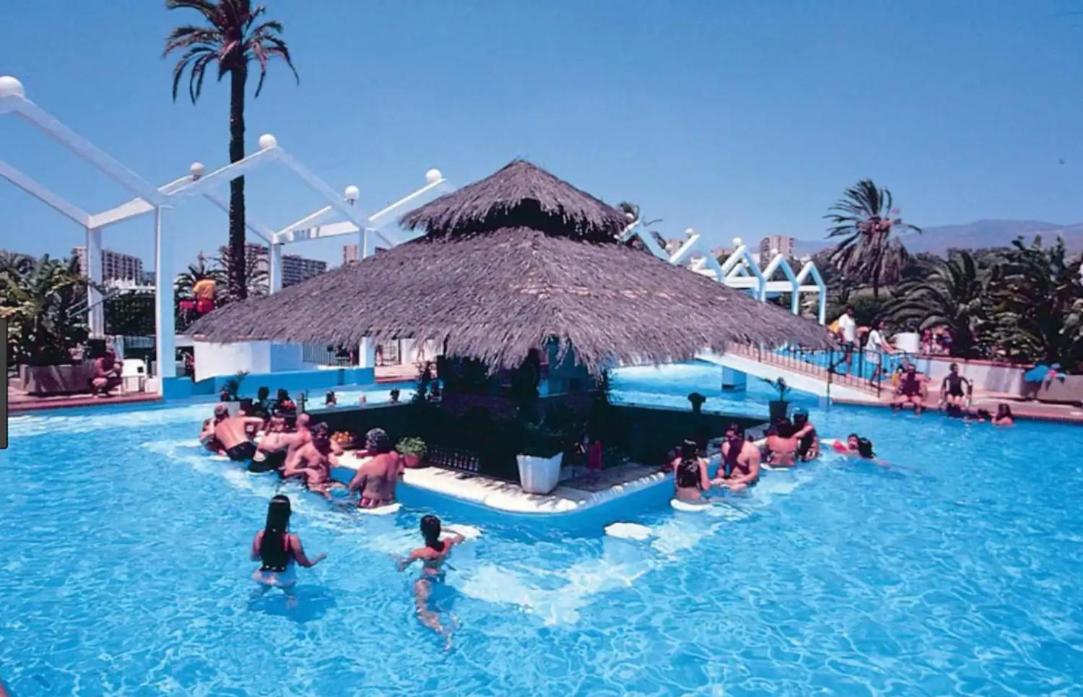 El fantastico BenalBeach, Breakfast included Benalmádena Exterior foto