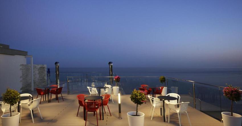 El fantastico BenalBeach, Breakfast included Benalmádena Exterior foto