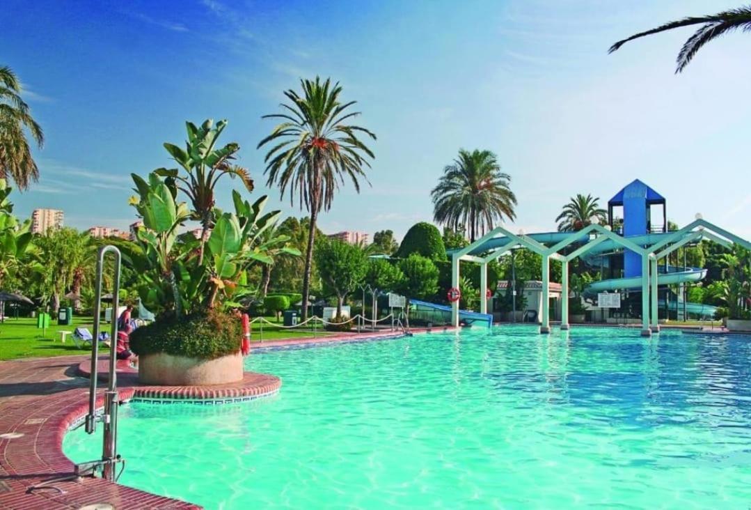 El fantastico BenalBeach, Breakfast included Benalmádena Exterior foto