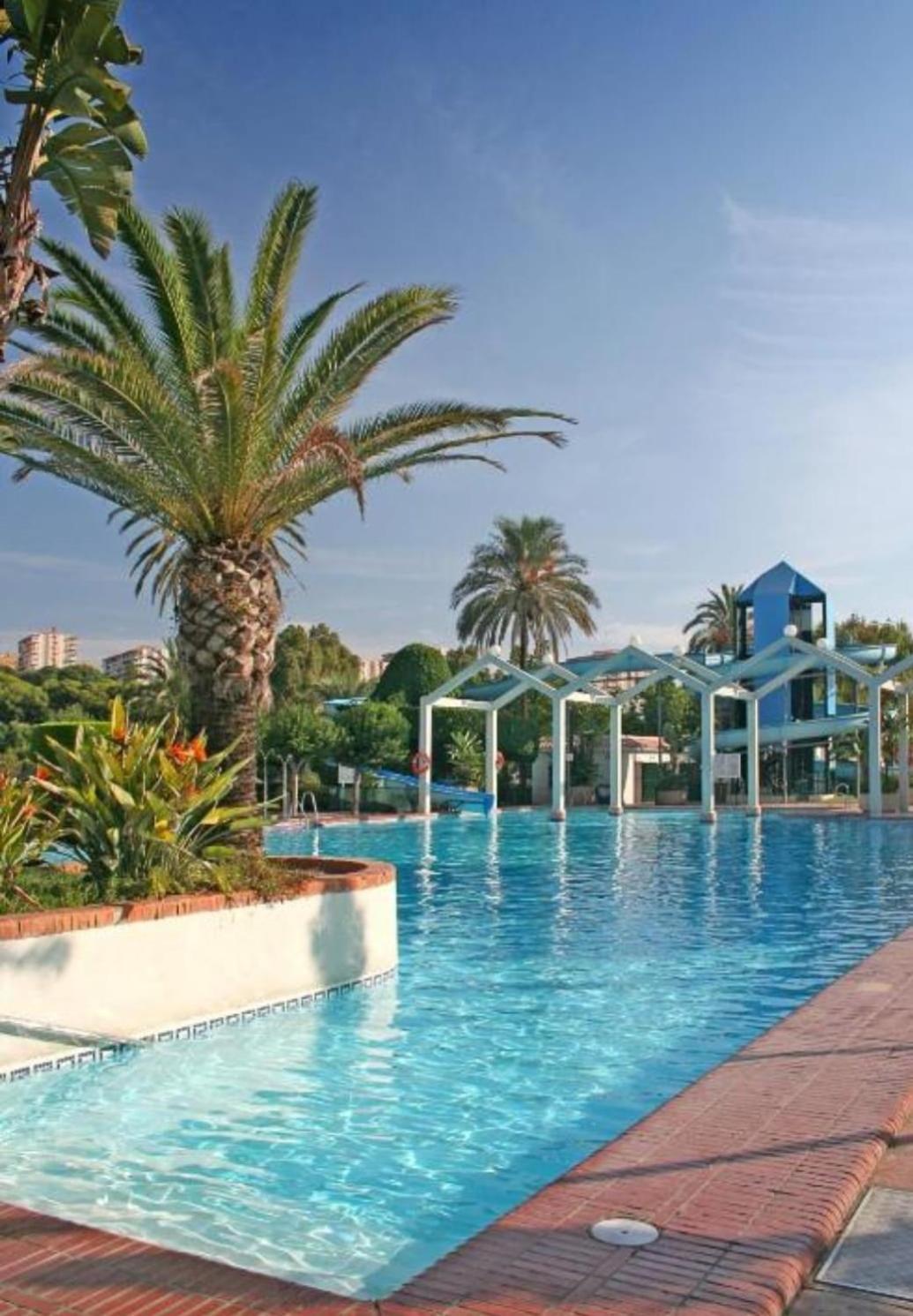 El fantastico BenalBeach, Breakfast included Benalmádena Exterior foto